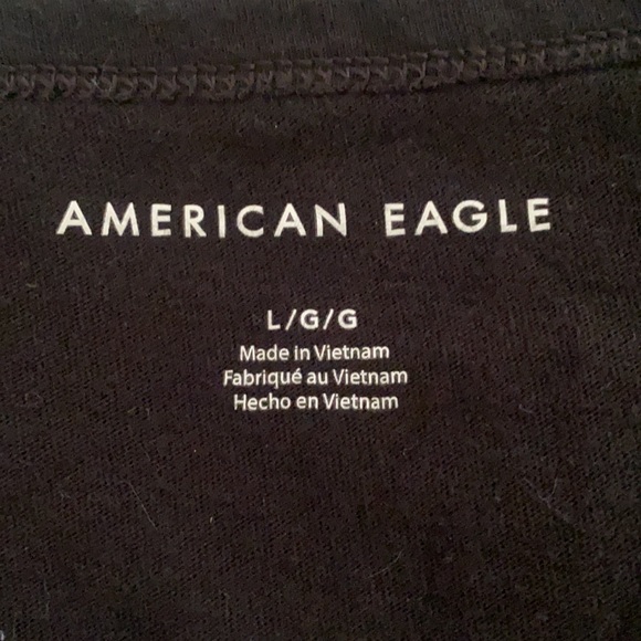 American Eagle T-shirt - Picture 2 of 2